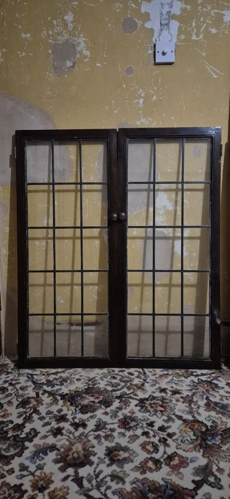 Free single pane glass cupboard doors