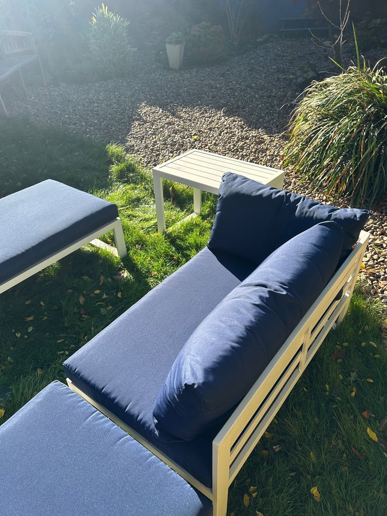 Garden Sofa and Table set 
