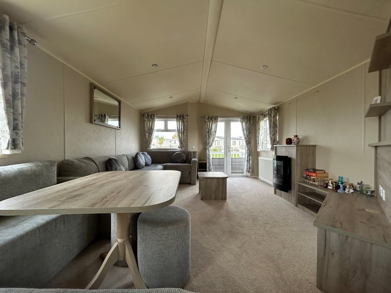 Mobile home for sale - 11.5 month season - Burgh Castle, Great Yarmouth