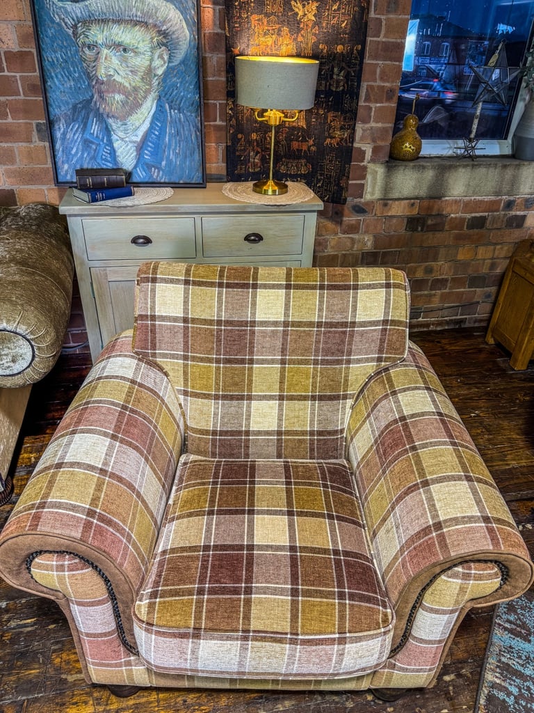 County Living Accent Armchair -Excellent Condition 