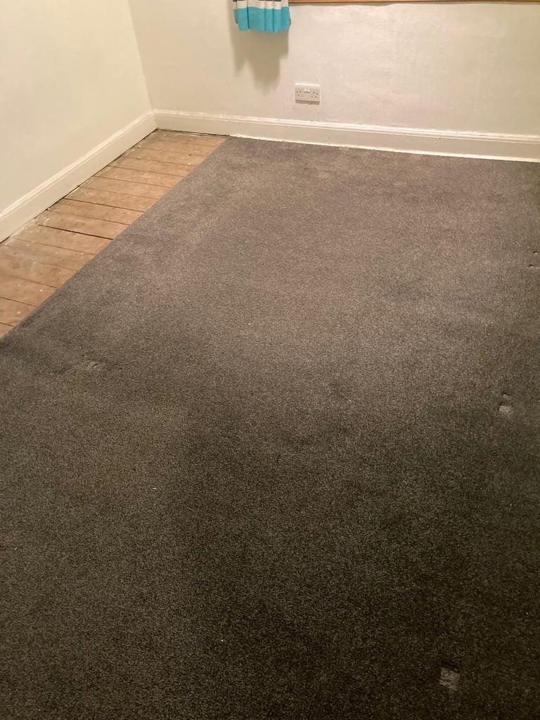 image for Grey Carpet 11 feet by 7 feet 