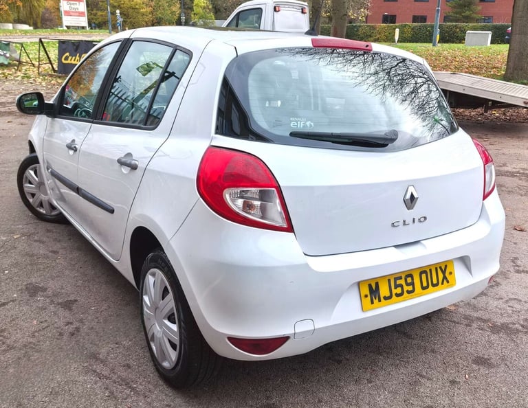 2009 Renault Clio 1.1 Clio Expression 16v 5dr Hatchback Petrol Manual