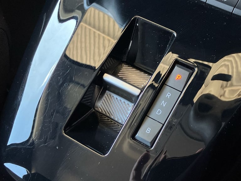 2024 Vauxhall Corsa 100kW Design 50kWh 5dr Auto Hatchback Electric Automatic