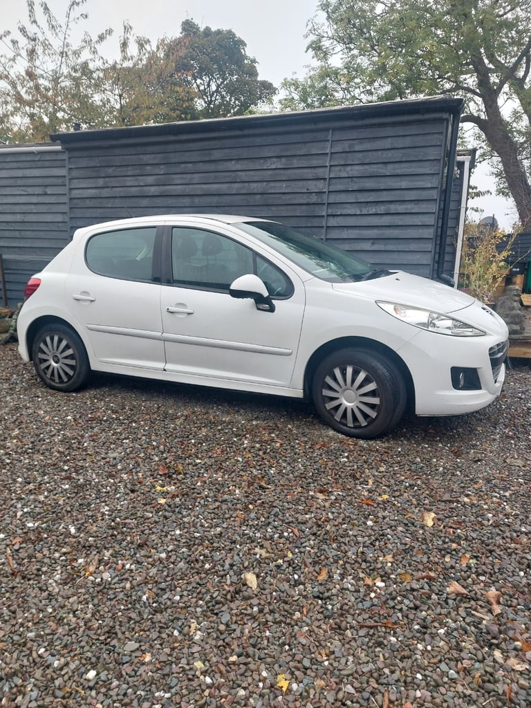 Peugeot, 207, Hatchback, 2012, Manual, 1560 (cc), 5 doors