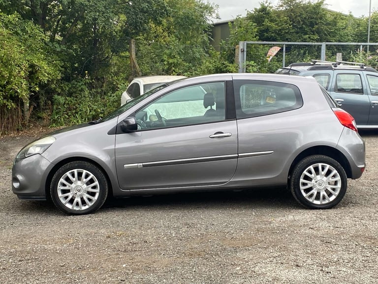 2010 Renault Clio 1.1 Clio Dynamique TomTom 16V 3dr Hatchback Petrol Manual
