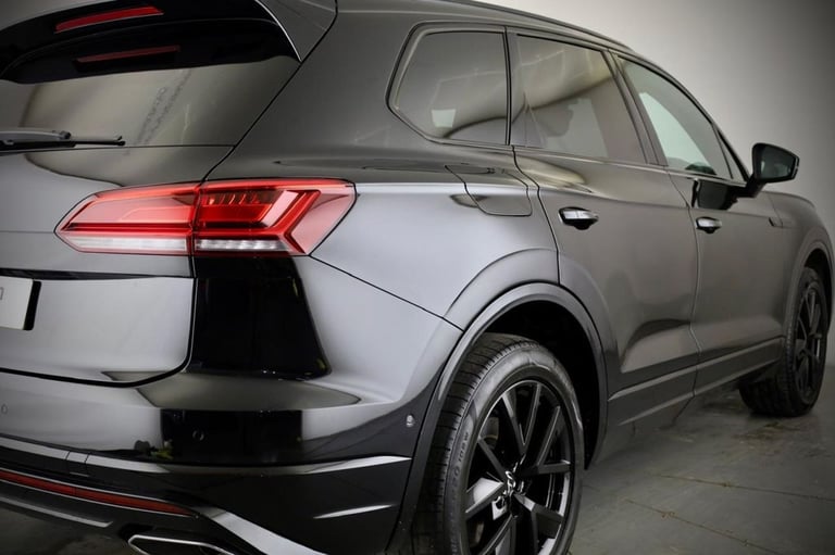 2023 Volkswagen Touareg 3.0 TDI V6 R-Line Tech SUV 5dr Diesel Tiptronic 4Motion Euro 6 (s/s) (231...