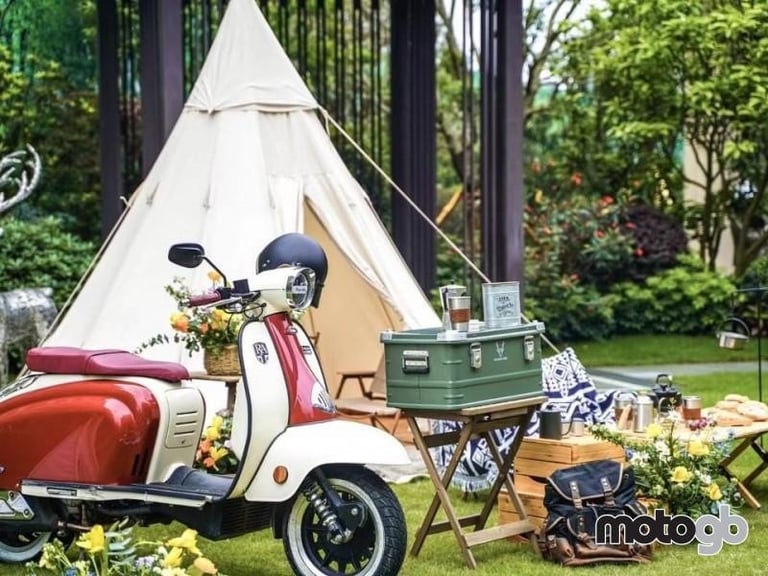 Royal Alloy TG 125cc S a Modern Classic Retro Automatic Moped Scooter For Sal...