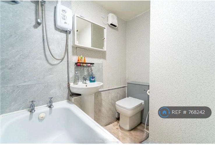 1 bedroom flat in Arden Grove, Birmingham, B16 (1 bed) (#768242)