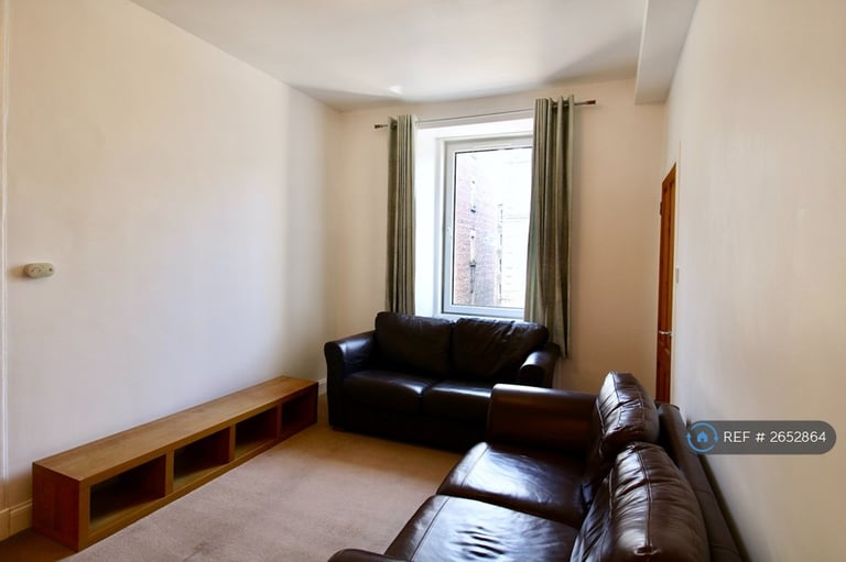 1 bedroom flat in Dalgety Street, Edinburgh, EH7 (1 bed) (#2652864)