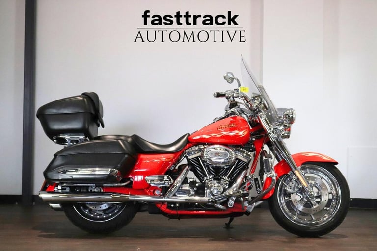 Harley Davidson FLHRSE 1800 CVO Road King Screamin Eagle - MINT | HUGE HISTORY
