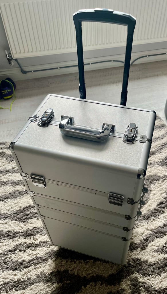 image for Large metal make up and beauty box
