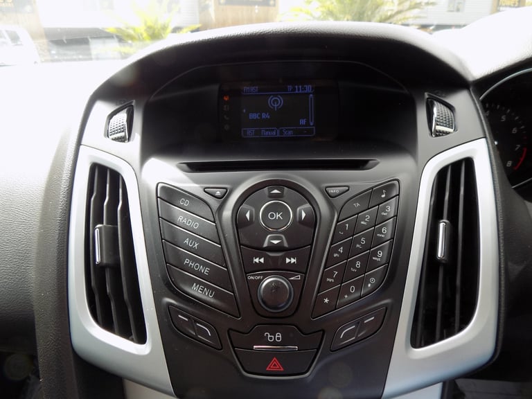 2013 Ford Focus 1.6 Zetec 5dr HATCHBACK Petrol Manual