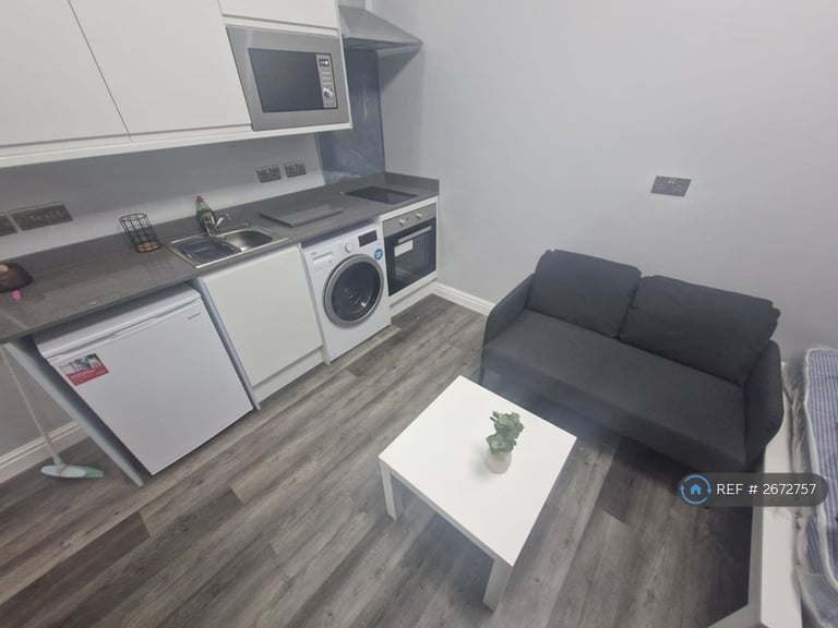 Studio flat in Hockley, Birmingham, B19 (#2672757)
