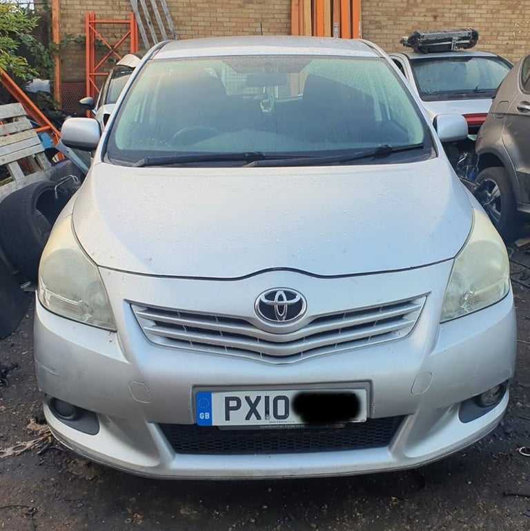 Toyota Verso Front Bumper Silver 2010