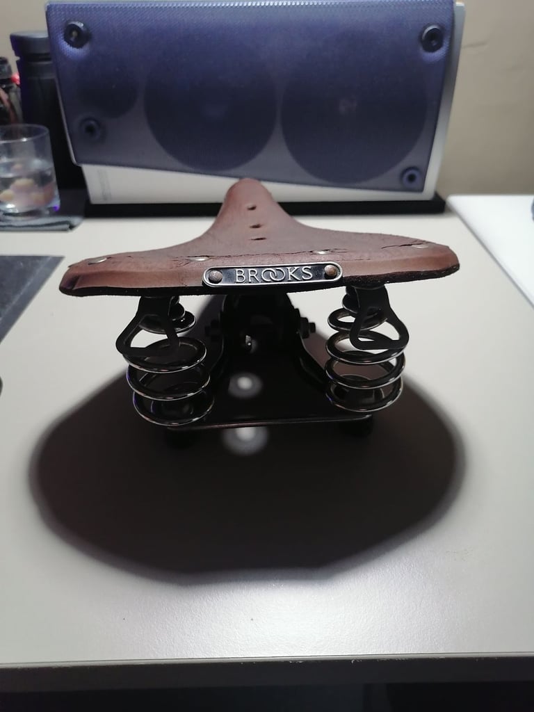 bike Brooks saddle   in leather,  