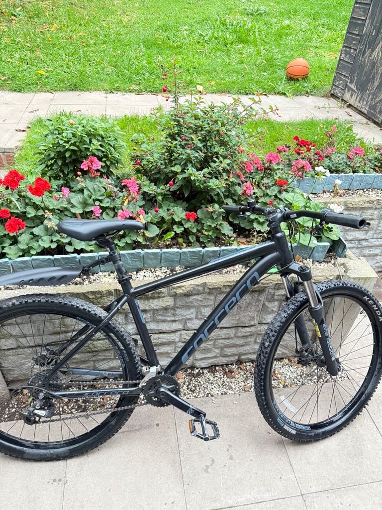 Carrera Vengeance 27.5 in black with black graphics. Smooth ride, reliable gears, and powerful
