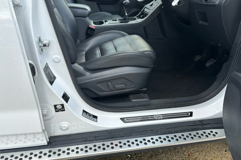  MG Gs 1.5 Tgi Exclusive Suv 5dr Petrol Manual Euro 6 s/s 160 Ps Petrol