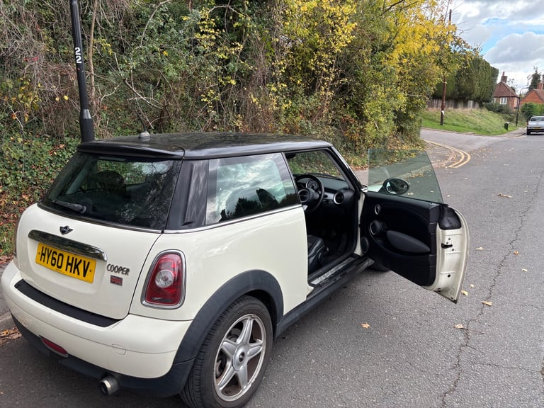 Mini Cooper, Hatchback, 2010, Manual, 1598 (cc), 3 doors