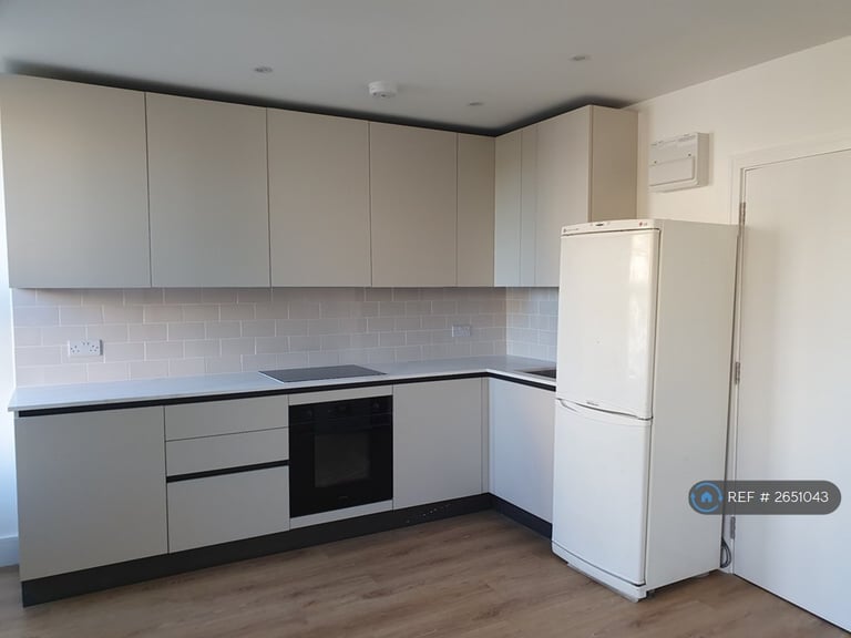 image for 1 bedroom flat in Cromwell Avenue, London, N6 (1 bed) (#2651043)