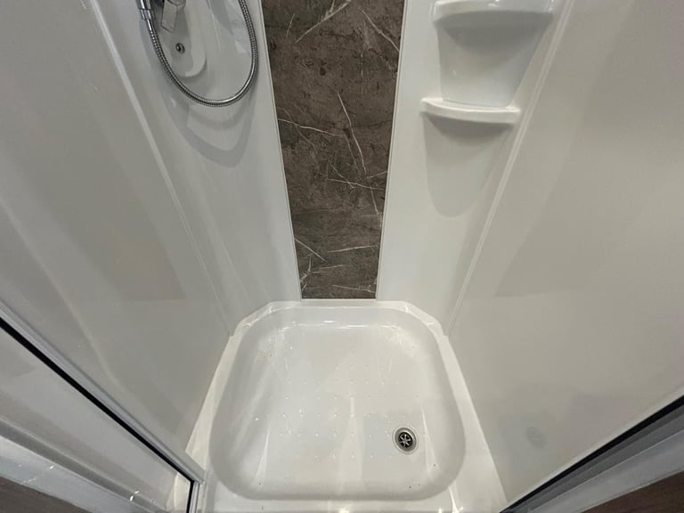 Coachman VIP 675 / 4 berth - TWIN AXLE 2023