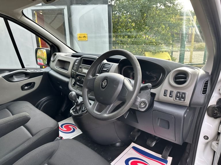 2018 Renault Trafic SL27 dCi 120 Business Van PANEL VAN DIESEL Manual