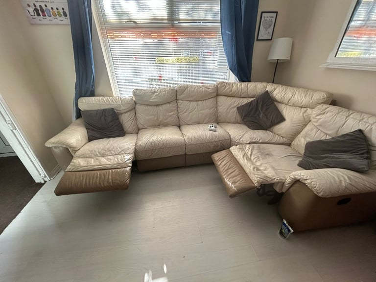 Leather corner recliner sofa