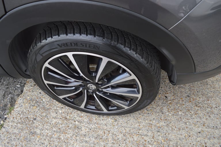 2020 Vauxhall Grandland X 1.6 Hybrid4 300 Business Ed Nav Premium 5dr Auto LEATHER INT PHEV HATCH...