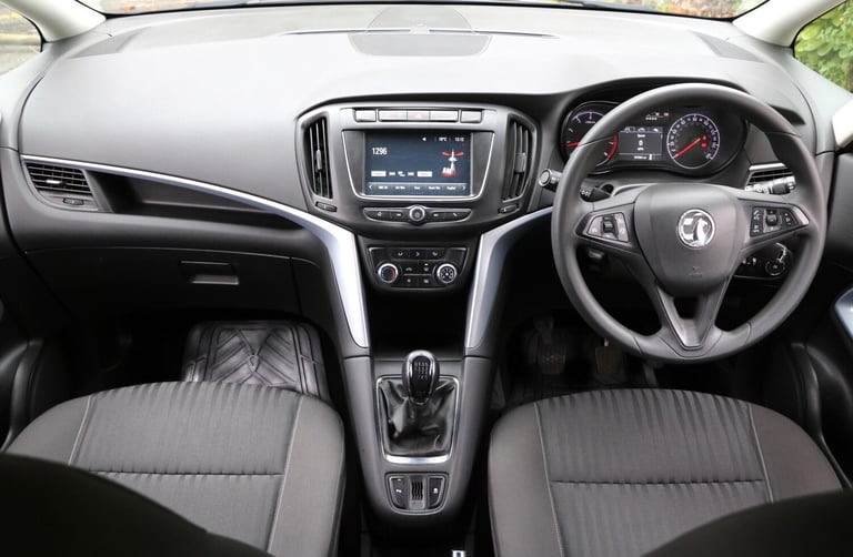 2017 Vauxhall Zafira Tourer 1.4i Turbo Design Euro 6 5dr MPV Petrol Manual