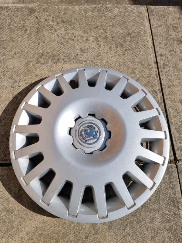 image for VAUXHALL WHEEL CAP FOR 15&quot; WHEEL £20ono CAN VIEW BEFORE BUYING