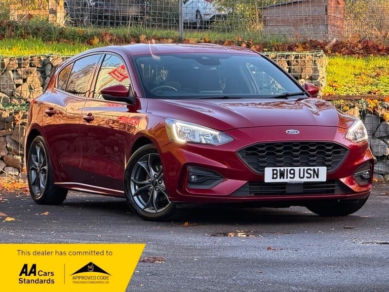 image for 2019 Ford Focus 1.0T EcoBoost ST-Line Euro 6 5dr HATCHBACK Petrol Manual