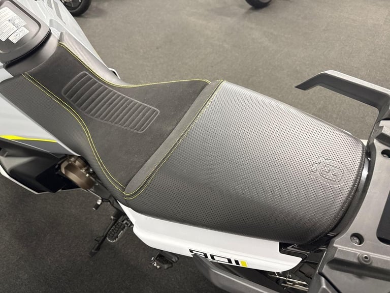 2025 Husqvarna Street NORDEN 901 Petrol grey 6 Speed