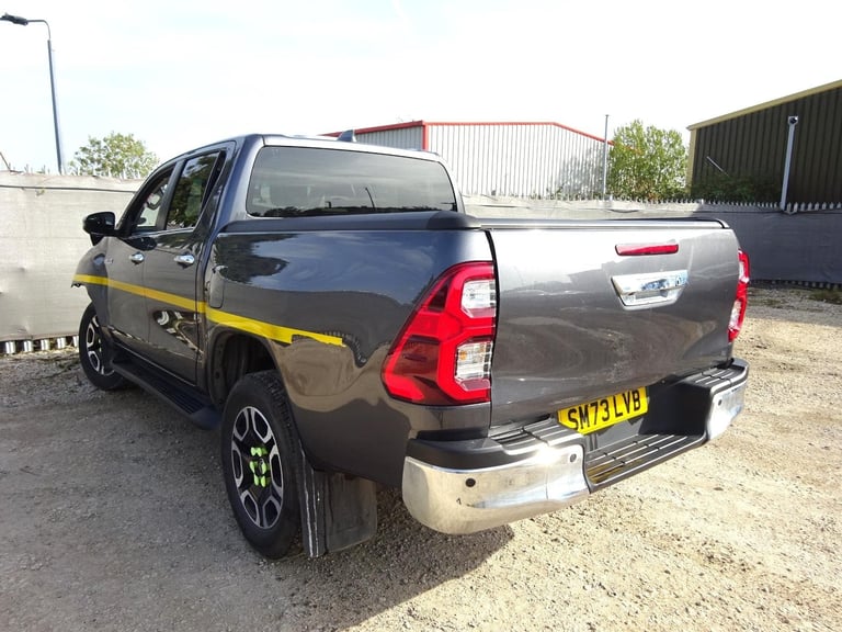 2024 73 REG TOYOTA HILUX INVINCIBLE D-4D 4WD DIESEL AUTO DAMAGED SALVAGE