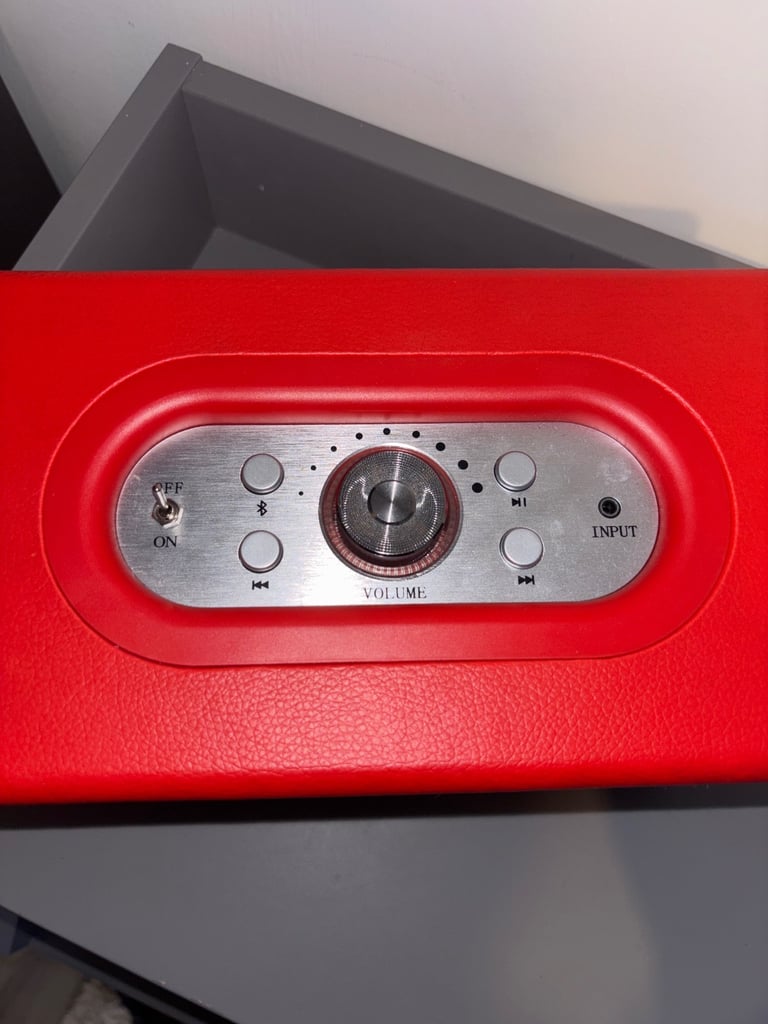 AKAI RETRO BLUETOOTH SPEAKER