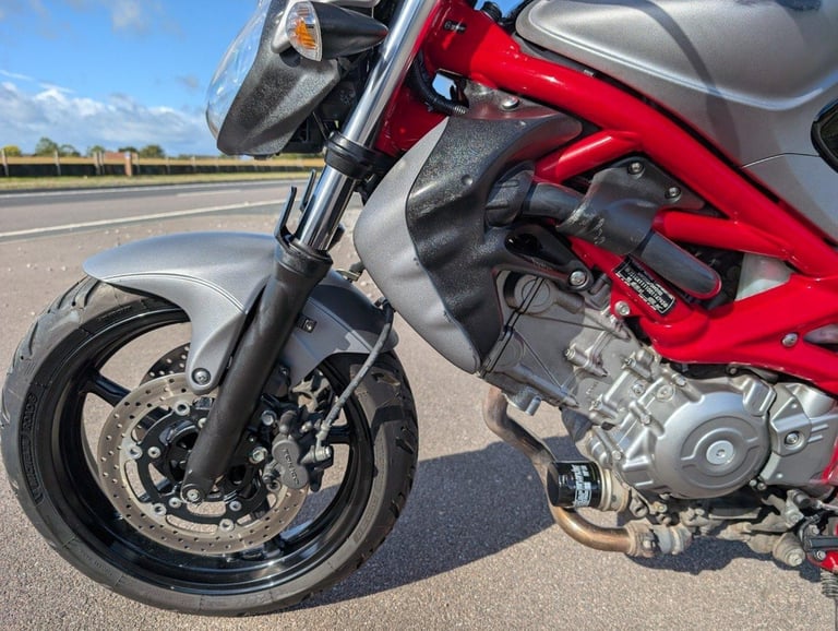 2015 SUZUKI GLADIUS 650