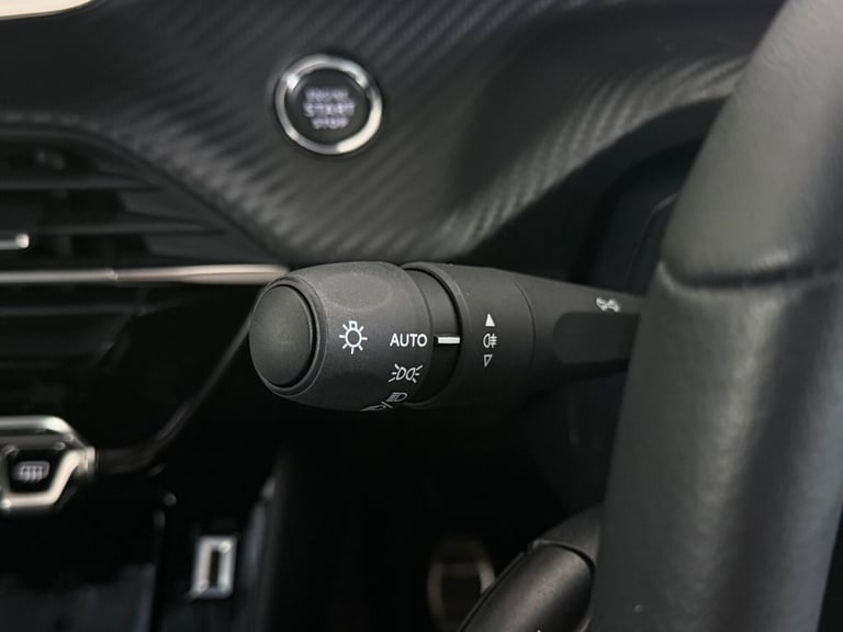  Peugeot 208 1.2 PureTech Allure Premium + Euro 6 (s/s) 5dr Petrol Manual