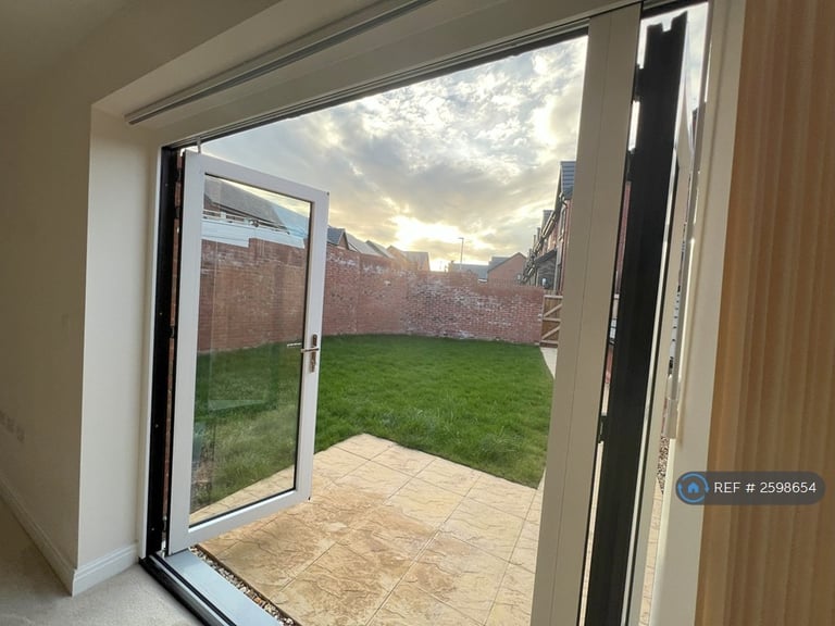 4 bedroom house in Wheaton Road, Bristol, BS34 (4 bed) (#2598654)