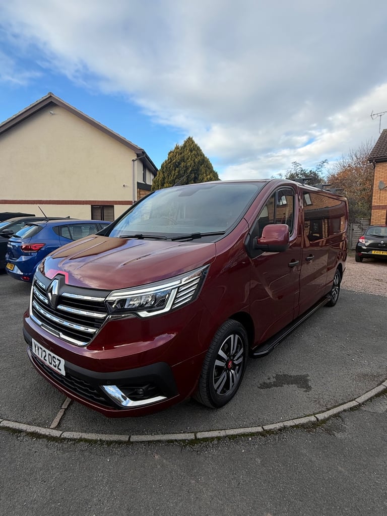 Renault Trucks Trafic , Exclusive Red edition Model 150 psi Automatic 