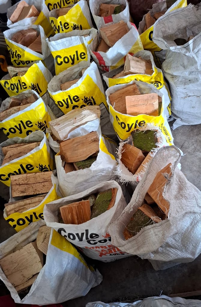 🔥 Hardwood Kiln Dried Firewood (100% Ash) - Kindling - Softwood Netting Bags - Smokeless Coal 🔥 