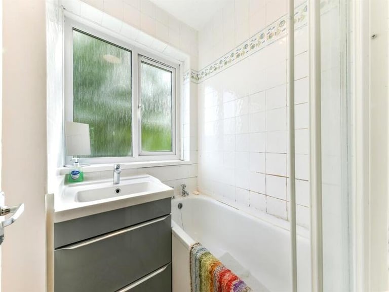 🏠 Bright and cozy room in Stepney Green