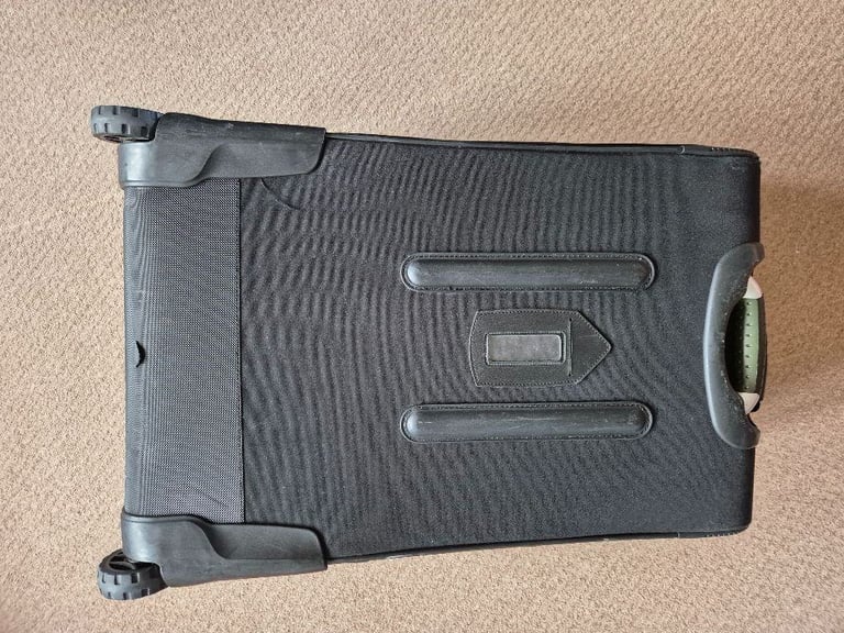 Columbia expandable 66cm tall x 40cm wide x 29cm deep multi-pocket wheeled
