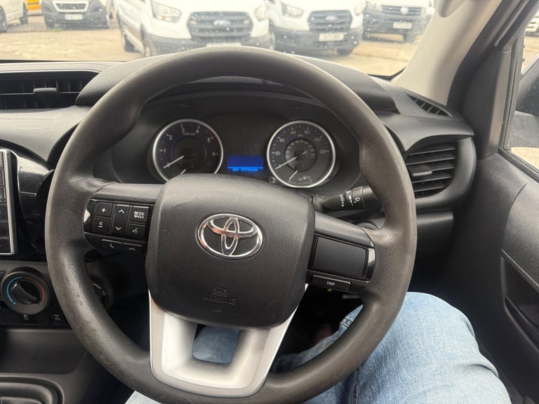 2019 Toyota Hi-lux 2.4 D-4D Active Pickup Double Cab 4dr Diesel Manual 4WD Euro