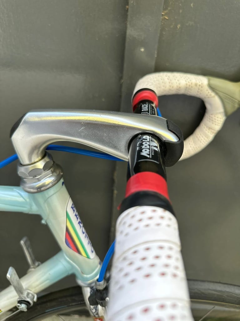 Stunning BENOTTO Italian 🇮🇹 Beauty on 2 Wheels Road Bike Size/L  Bellissima