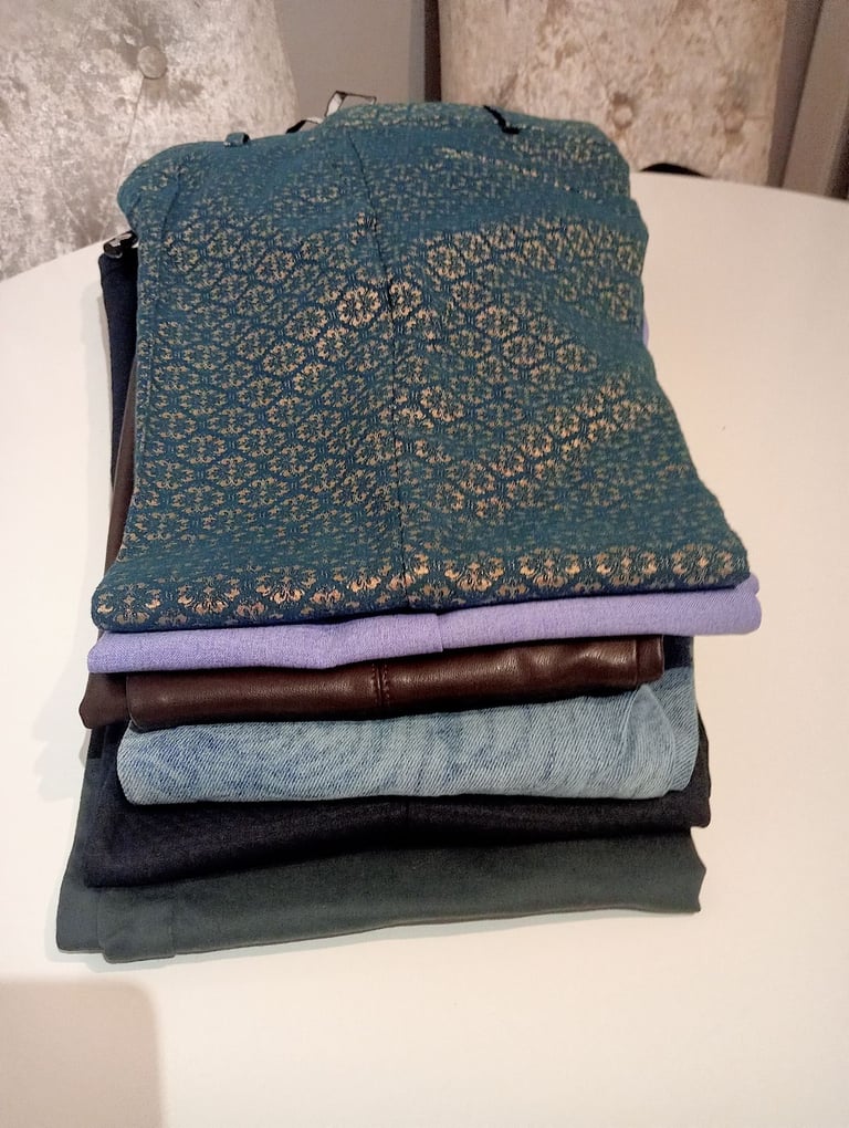 Ladies trousers  size 6- 8