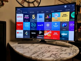 Smart tv 40 inch curved Samsung brilliant condition 