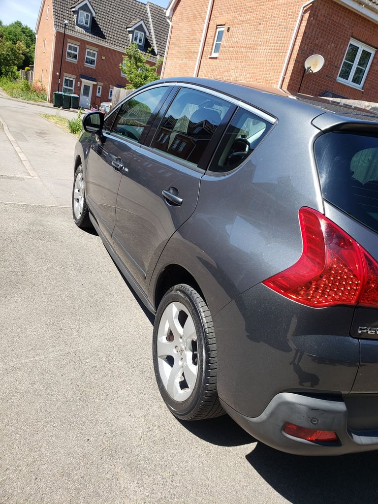 Peugeot, 3008, Hatchback, 2013, Semi-Auto, 1560 (cc), 5 doors