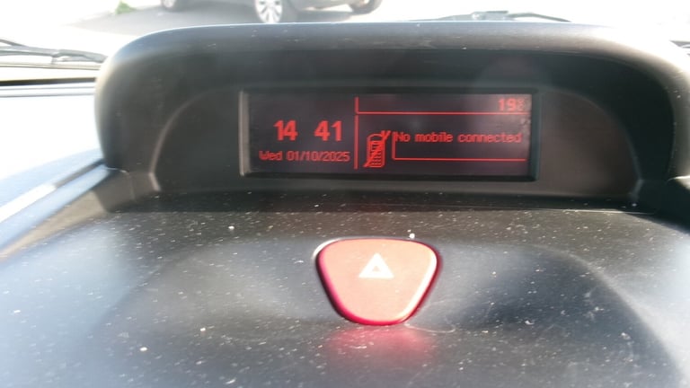 2013 Peugeot Expert 1000 1.6 HDi 90ps H1 Professional Van NO VAT PANEL VAN Diesel Manual