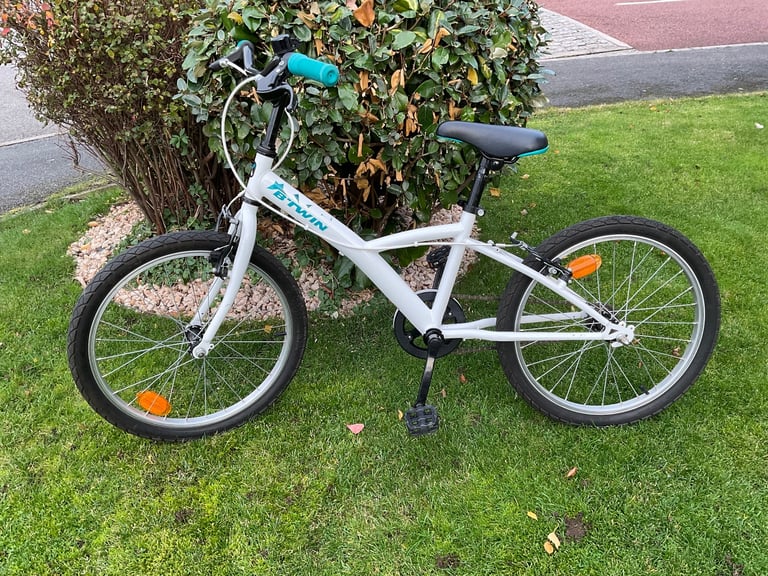 image for Bike, ORIGINAL BTWIN 100, 20” WHEELS