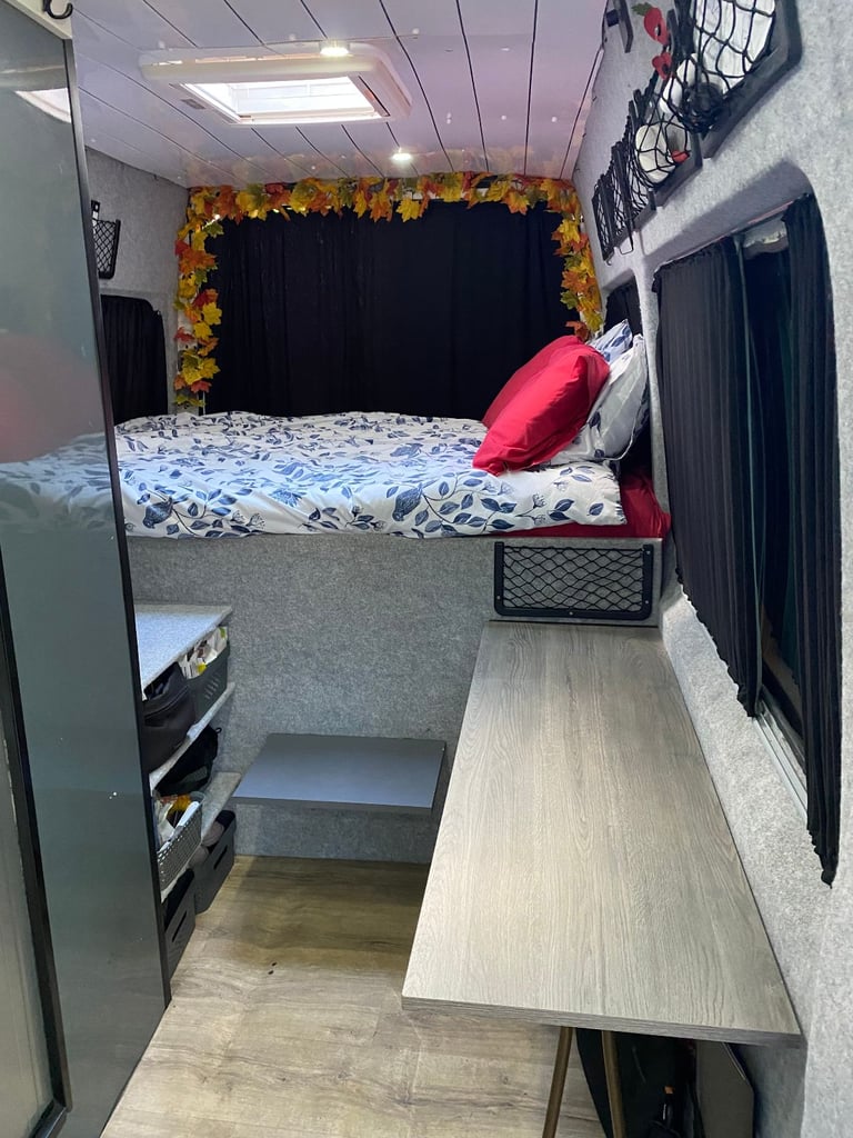 MUST SELL  - Volkswagen, CRAFTER, 2010, LWB manual 6 speed 2459 (cc)