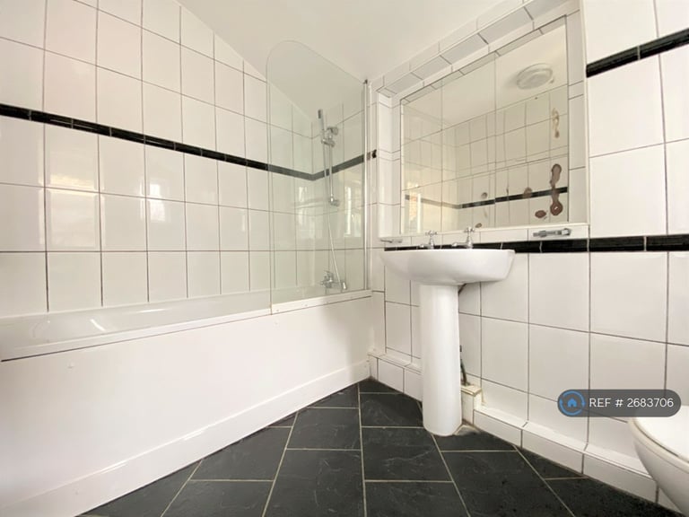 3 bedroom house in Mayville Road, London, E11 (3 bed) (#2683706)