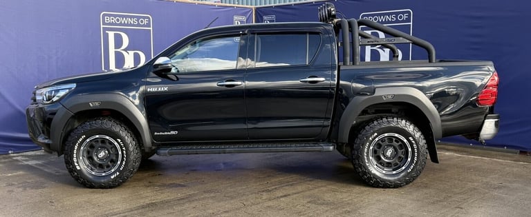 2019 Toyota Hilux 2.4 D-4D Invincible 50 Pickup Double Cab 4dr Diesel Auto 4WD Euro 6 (s/s) ( Pic...